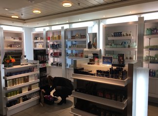 与游轮的亲密接触：精致邮轮千禧号,日韩线）内附有8090后游轮游正确打开方式专业摄影美图