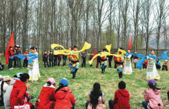 格萨尔王保佑——甘孜县青稞快乐生长