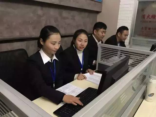 云南旅游购物的翡翠能退吗,云南旅游购物翡翠是真的吗