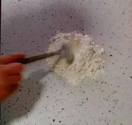 不用洗牙教你5分钟消灭牙垢,无需洗牙5分钟消除牙垢的方法