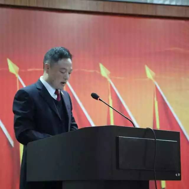 工作做得简单怎么表达,如何上台分享自己的工作经验话术