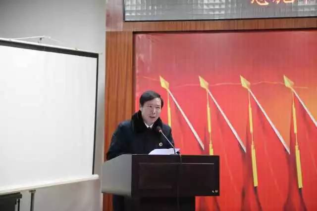 工作做得简单怎么表达,如何上台分享自己的工作经验话术