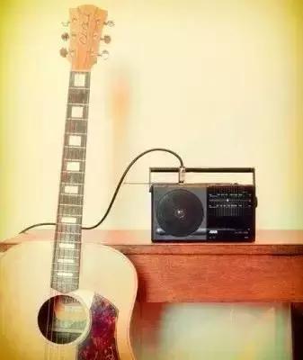 全世界都听过他的歌，但你肯定不知道他是天体物理学家和大学校长