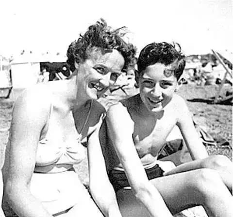 全世界都听过他的歌，但你肯定不知道他是天体物理学家和大学校长