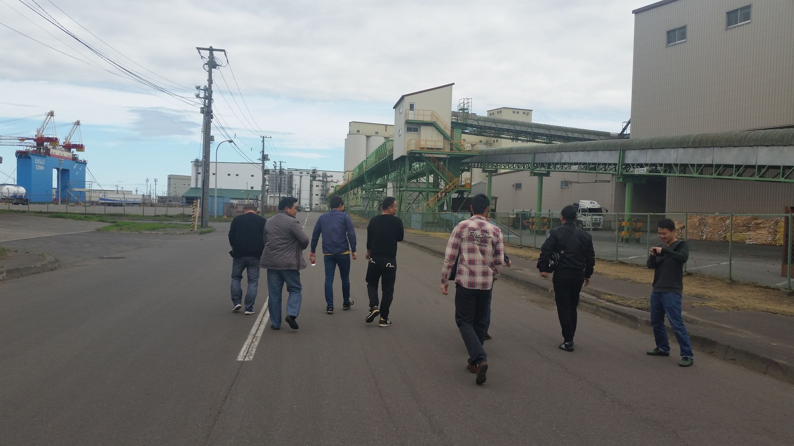 海员长期在海上的孤独感,海员在船上怎么消磨时间的