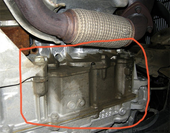 自动变速箱漏油换一个多少钱,汽车变速箱漏油怎么解决