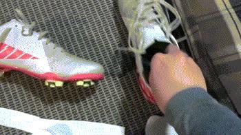 踢球脚大拇指总是磨起泡是为什么,踢球脚起泡是怎么回事