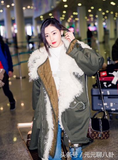 她出名不长穿衣价格超过杨幂，追赶范冰冰，这件衣服实在欣赏不了