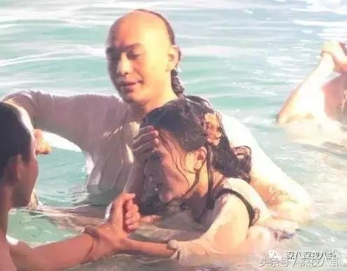 增肥减肥、带大姨妈跳冰湖、拍打戏骨折，众多工种里当演员最吃力