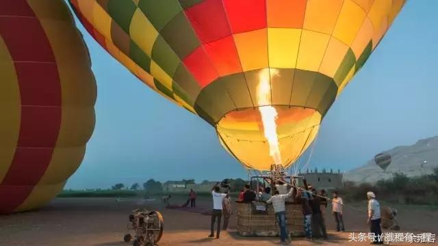 乘着浪漫的热气球去旅行,乘着热气球能环游世界吗