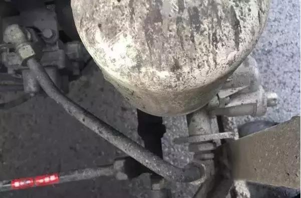 卡车干燥罐排气不通畅,卡车干燥罐不排水怎么处理