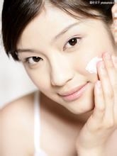 青春期痘痘如何防治,男生长痘痘用什么方法最快消除