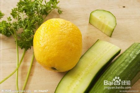 青春期痘痘如何防治,男生长痘痘用什么方法最快消除