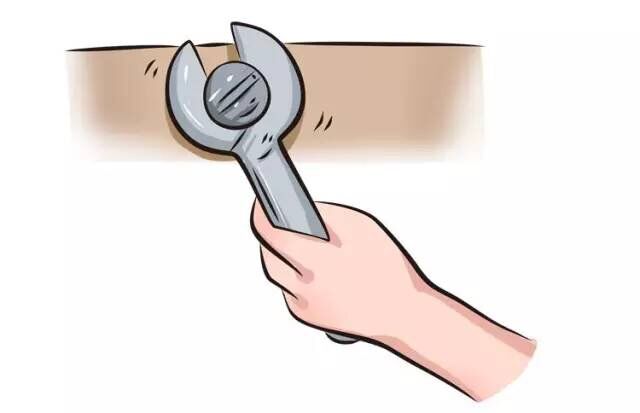 婴儿床安全吗,爸爸妈妈看婴儿