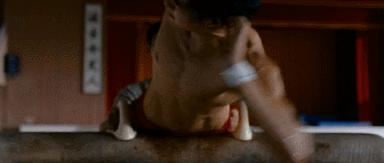 增肥减肥、带大姨妈跳冰湖、拍打戏骨折，众多工种里当演员最吃力