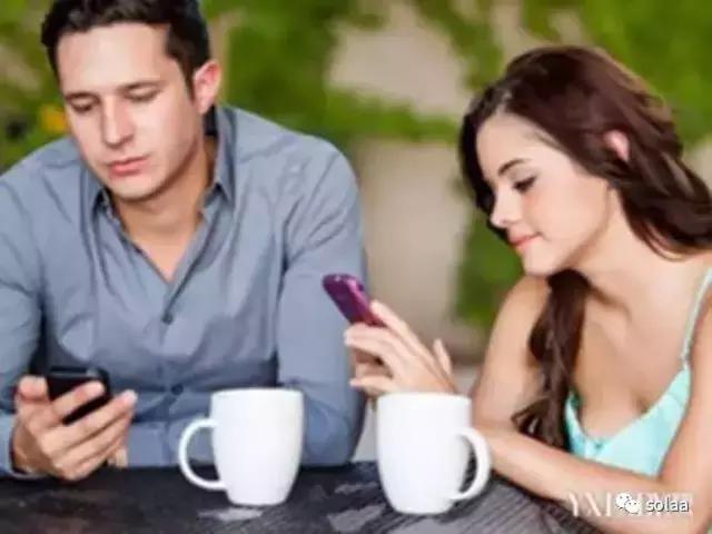 和女生聊天不冷场,最怕聊天突然冷场