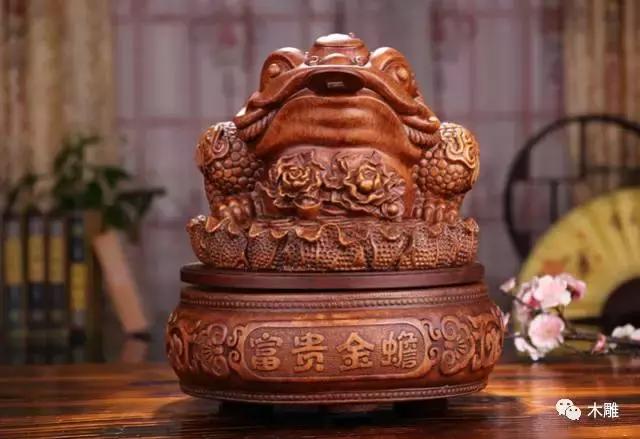 美容店的金蟾怎么摆放招财,为什么说摆放金蟾摆件可以招财