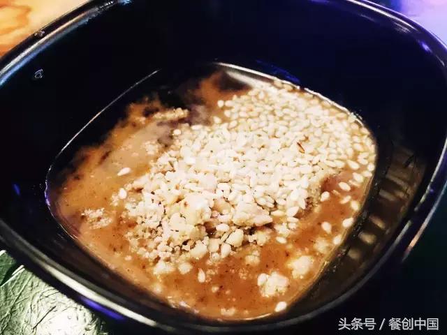 美蛙鱼头火锅什么味道好吃,美味美蛙鱼头火锅