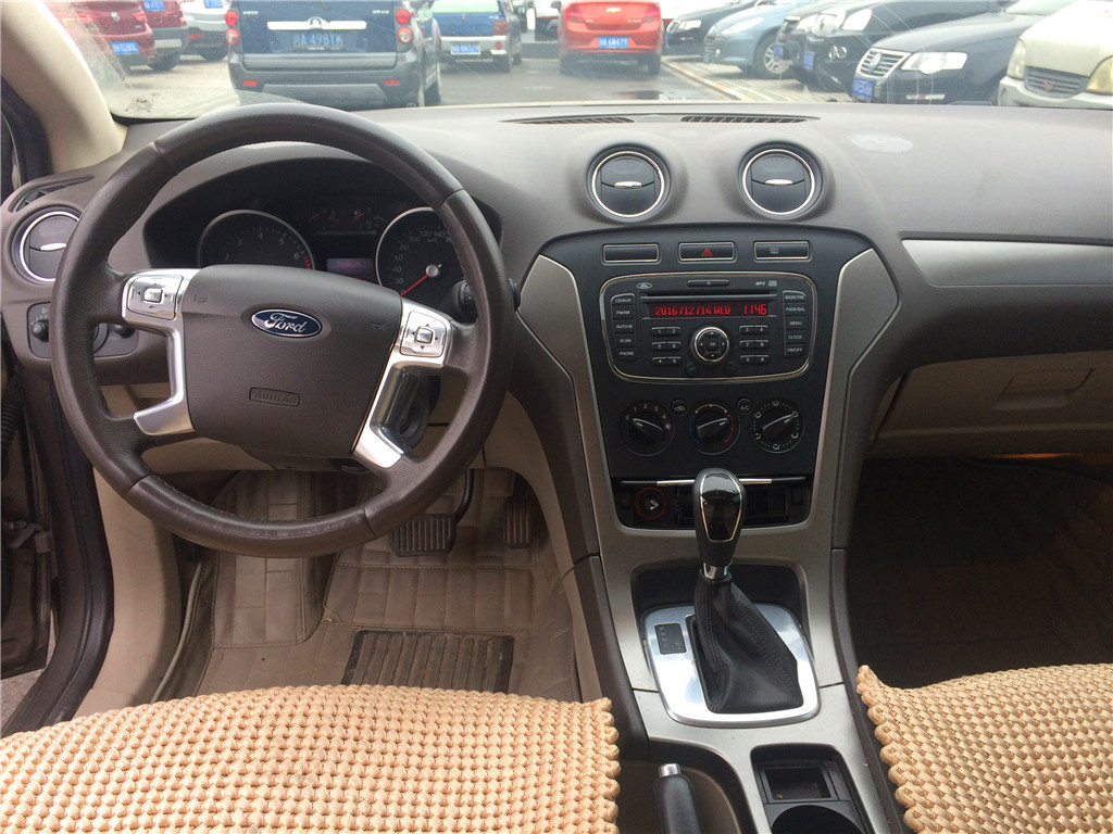 2013款福特蒙迪欧和2013款致胜,2013款福特蒙迪欧致胜