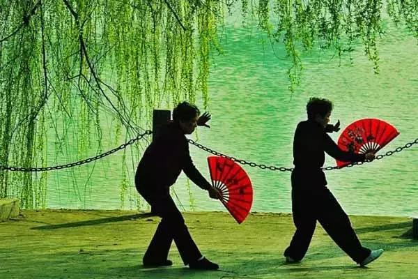 为什么冬天是心脑血管高发期,心脑血管疾病患者冬天关注事项