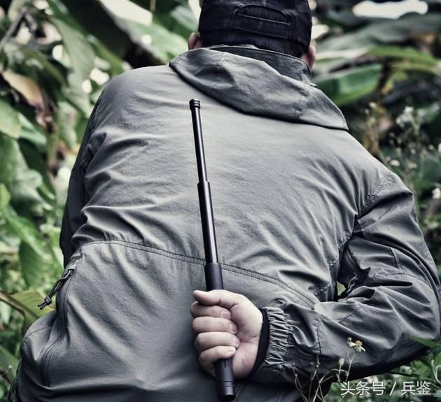 机械棍防身,狭小空间防身机械甩棍