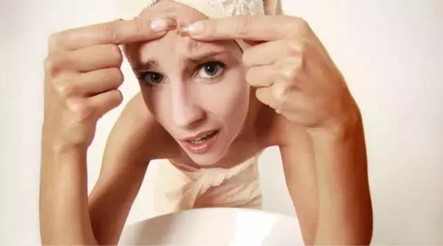 拒绝草莓鼻，如何正确去黑头这些你要知道！