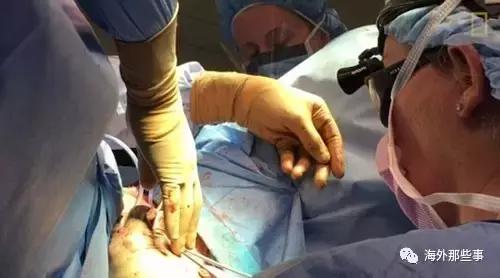 她允许摄影师跟拍变性全过程获得全家支持