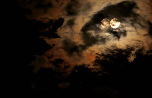 衣服露天过夜染血迹，孩子失魂，原是产妇鬼姑获鸟摄魂寻子