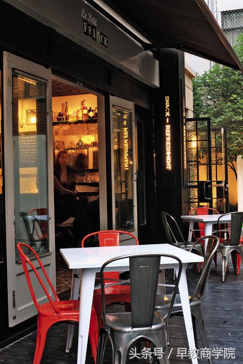 贵阳人还在泡酒吧？你out了！现在都流行泡酒馆！