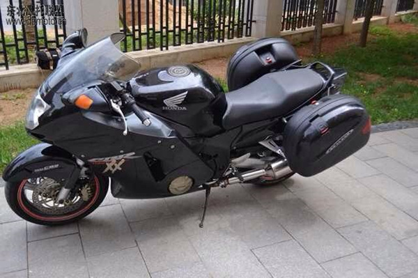 一代经典老款摩托车满满的回忆,摩托车一代经典情怀