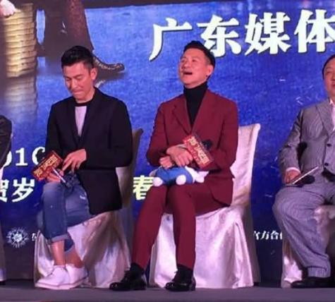 张学友谈表情包演唱会,歌神张学友演唱会震撼全场