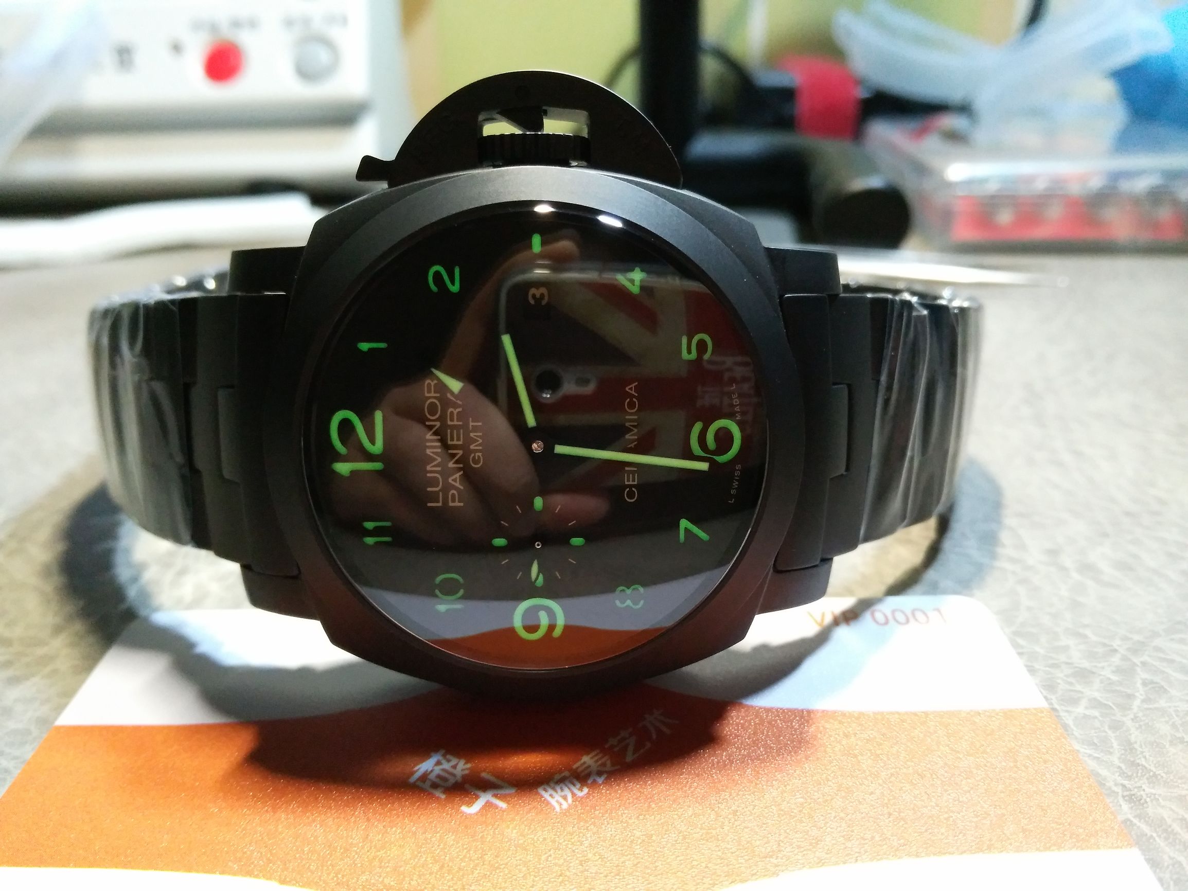 “午夜幽灵”沛纳海PAM00438，全系列唯一表壳表带全陶瓷