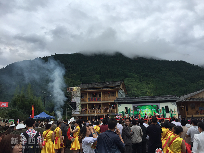 西部刀手，行走于中国道教神山四川洪雅瓦屋山，暗藏杀伐之气！