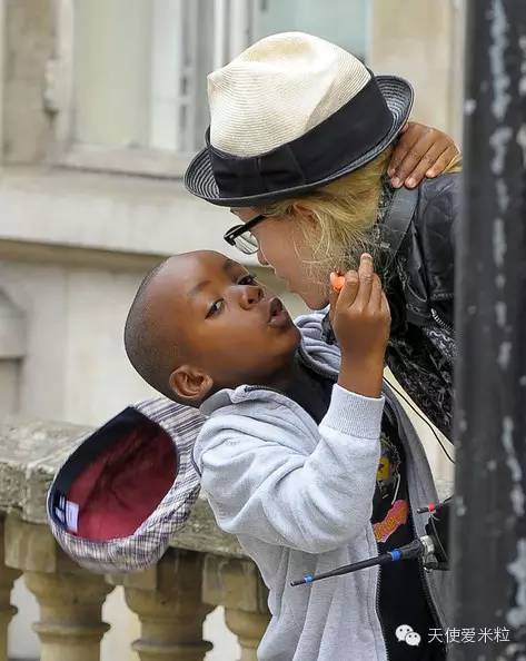 贝克汉姆一家子盛世颜值,贝克汉姆家族三公子