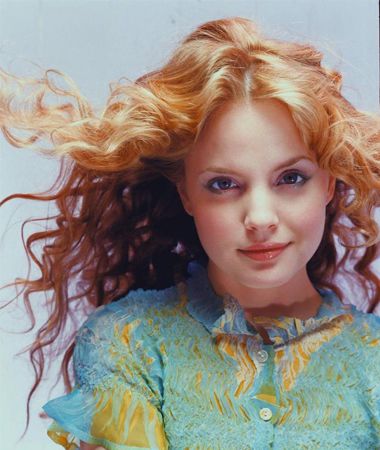 国字脸头发怎么剪好看,50-60岁国字脸女性适合中短的发型