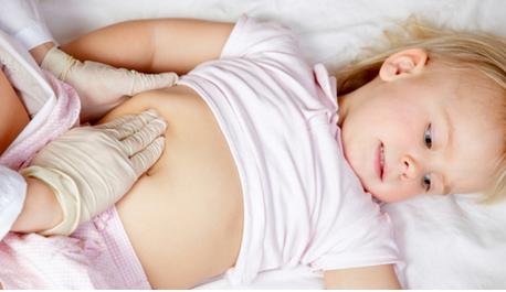 你家宝宝大便有轻微的血丝吗？该吃抗生素吗？专家为您解答！