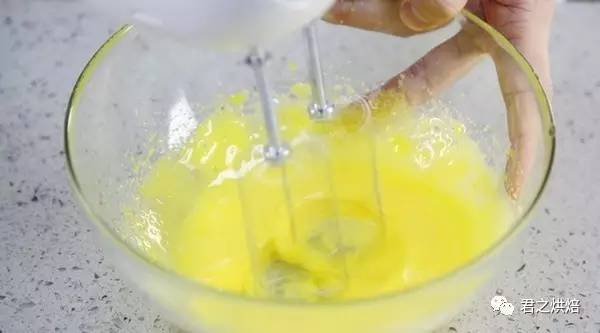 椰子油戚风蛋糕,6寸加8寸椰子油戚风蛋糕做法