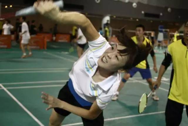 打球后肩膀关节处疼痛,打球肩膀疼怎么办