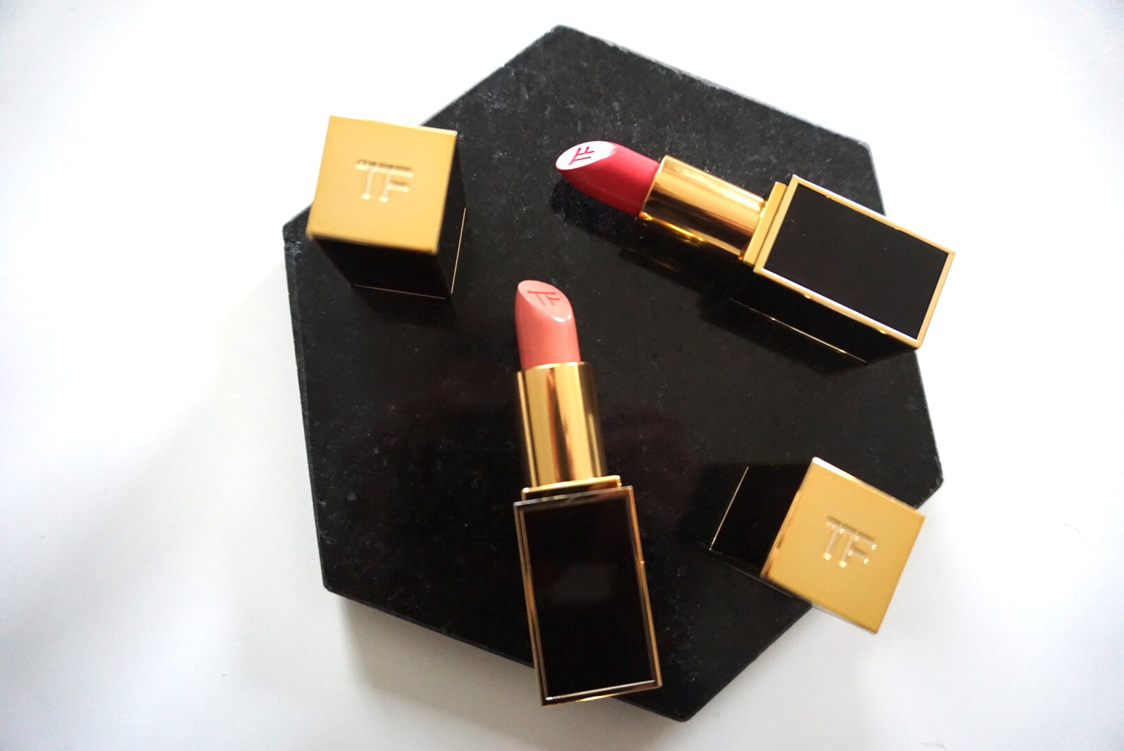 每个牌子的口红都有秘密,女生必有哪三支品牌口红