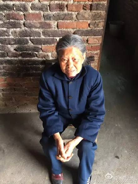 手机里最值得你怀念的照片,怀念手机里仅存最珍贵的照片