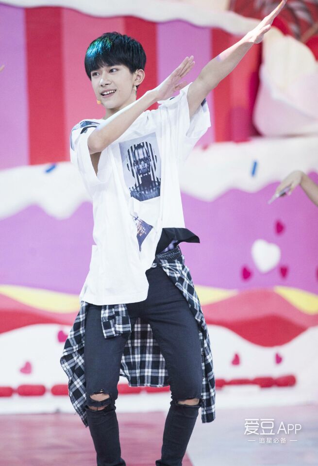 tfboys的鼎盛颜值,盘点tfboys那些年踩点的精彩瞬间