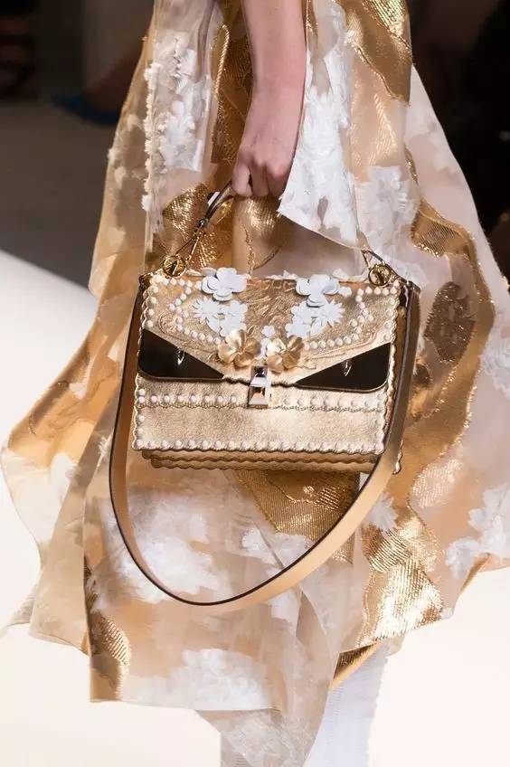 花了几千刀买的奢侈品包包究竟是什么鬼？！