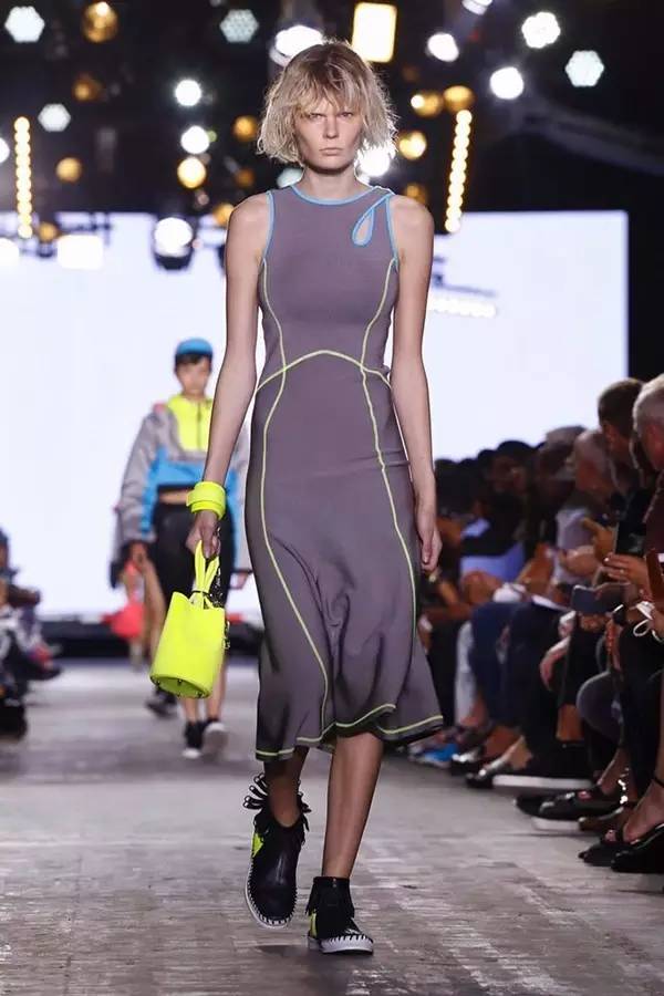 春夏最新流行趋势,2019春夏流行趋势图片