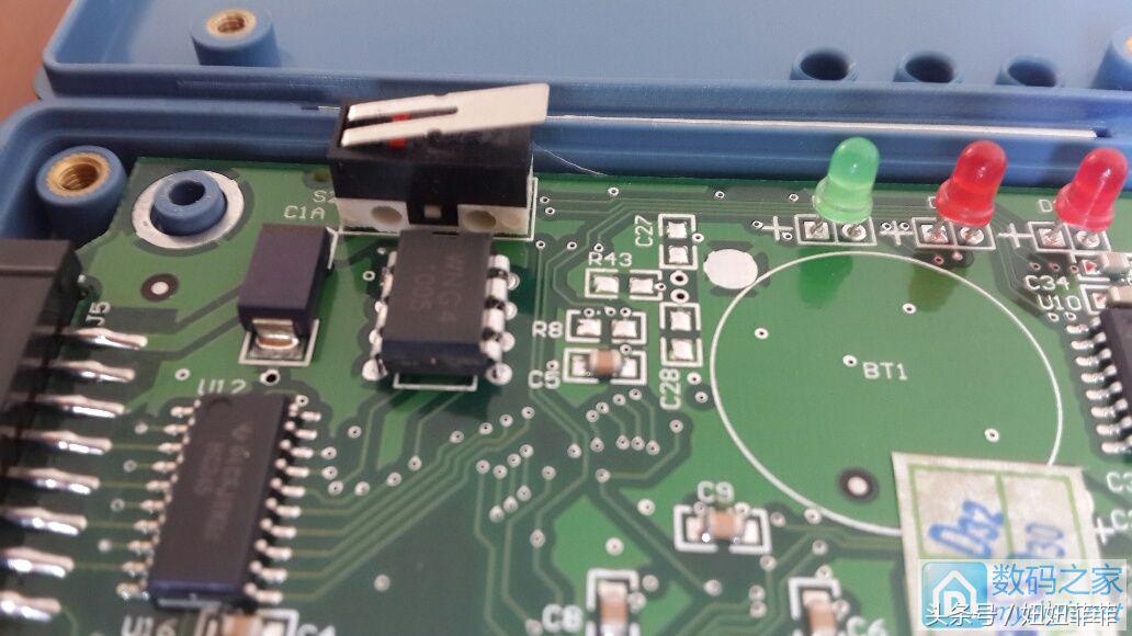 拆一只特种设备,神思身份证阅读器,终于见到防拆开关了