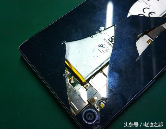 华为手机摔了一下屏幕失灵怎么办,华为手机摔出了个亮点