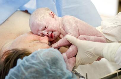 剖腹产伤口贴纸撕掉后怎么护理,剖腹产术后护理关注事项