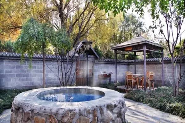 北京丰台区二人私汤温泉小院,在北京泡温泉