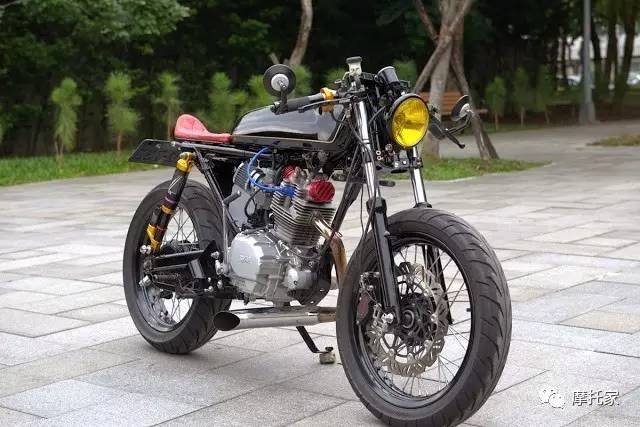 豪华三阳野狼125摩托车,复古摩托车野狼125