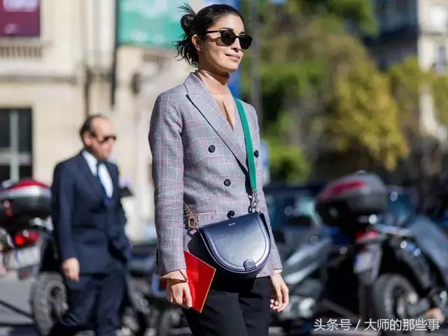 王菲复出后背的第一只包居然是它？