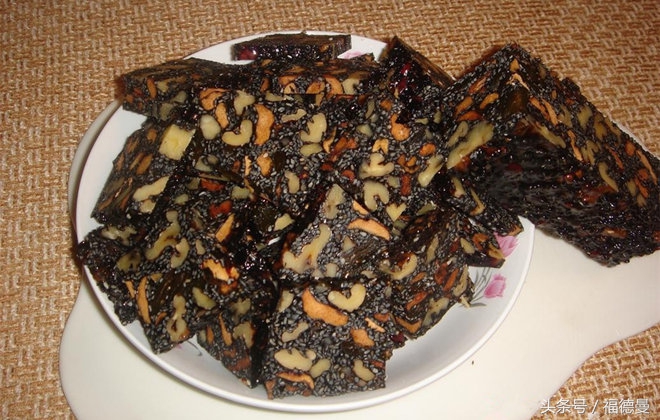 阿胶糕与阿胶的区别哪个更好吃,阿胶糕里面真的有阿胶吗